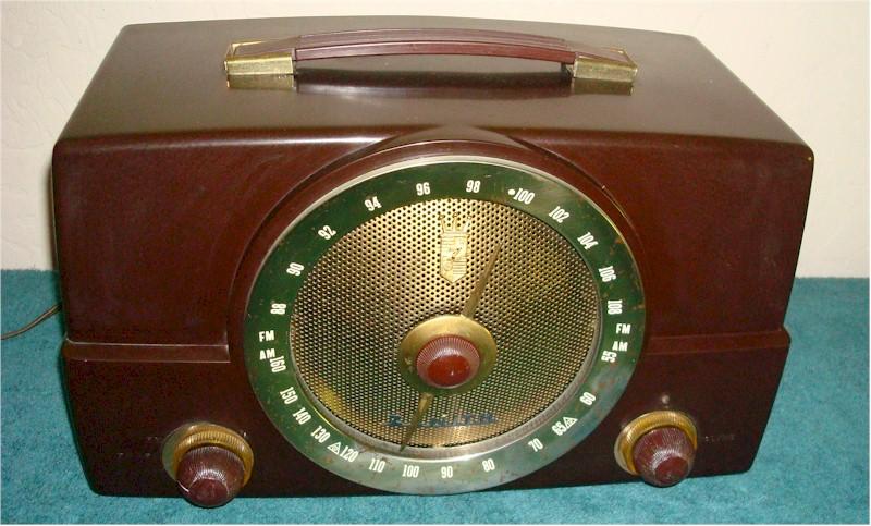Zenith T825 AM/FM (1955)