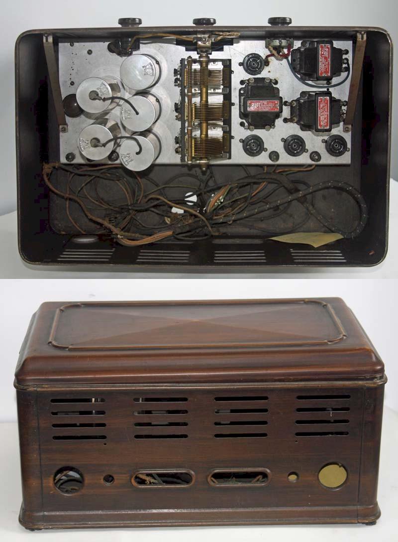Pilot 121 or 121X Country Special Battery Radio