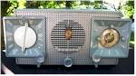 Zenith X-733 AM/FM Clock Radio (1955)