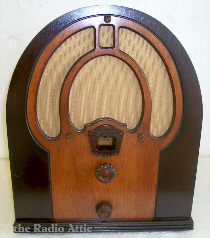 Philco 80 Jr Cathedral (1932)