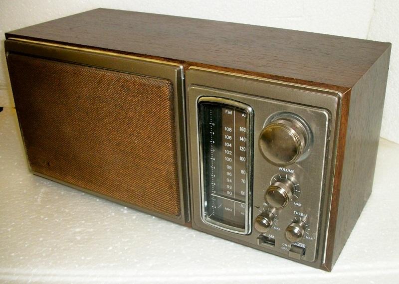 Sony ICF-9580W AM/FM (1970) - SOLD! - item number 0021103