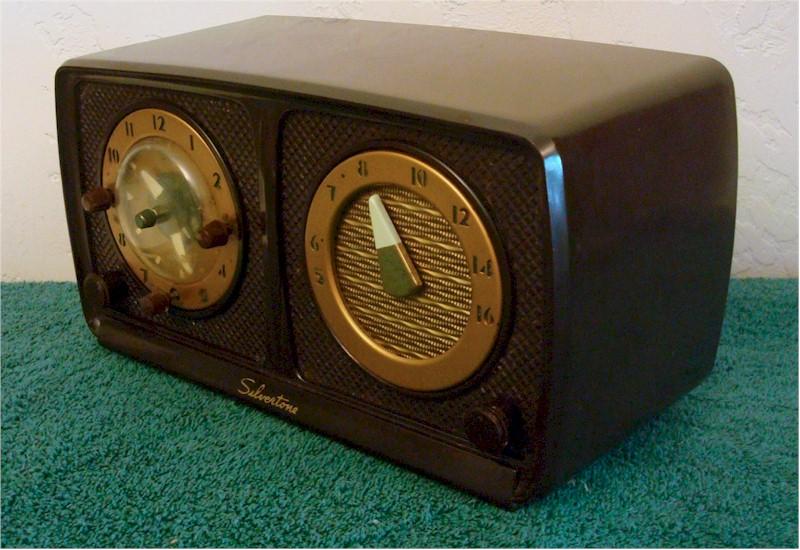 Silvertone 10 Clock Radio (1952)