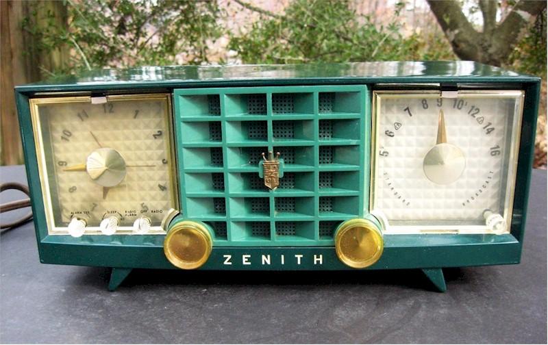 Zenith R521-F Clock Radio (1954)