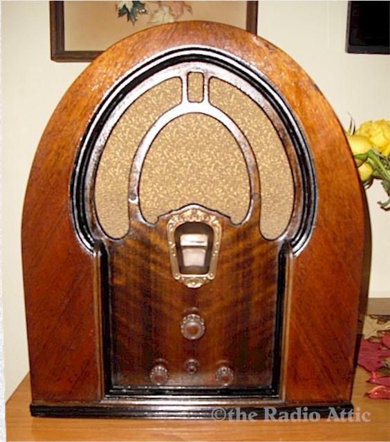 Philco 91 Cathedral (1933)