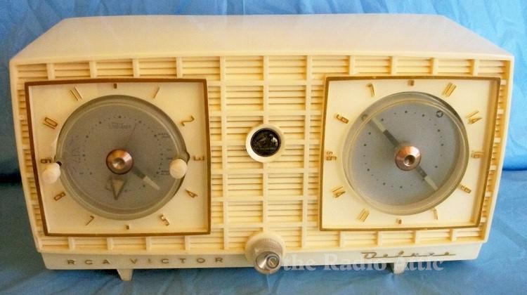 RCA 6C8C Clock Radio (1950s)