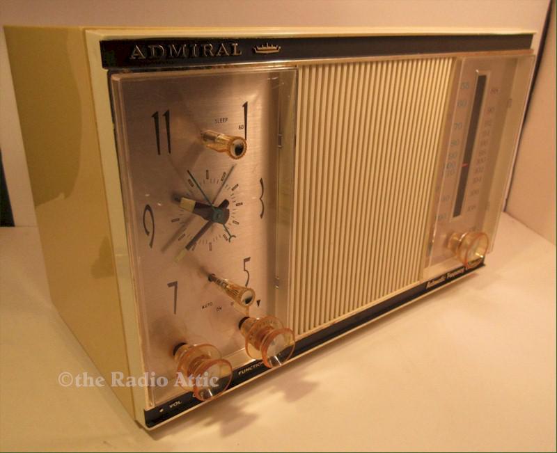Admiral Y3436 "Maestro" Clock Radio (1963)