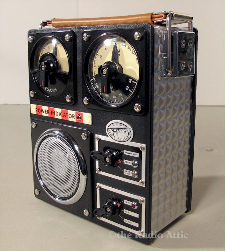 Spirit of St. Louis "Field Transistor" AM/FM Portable