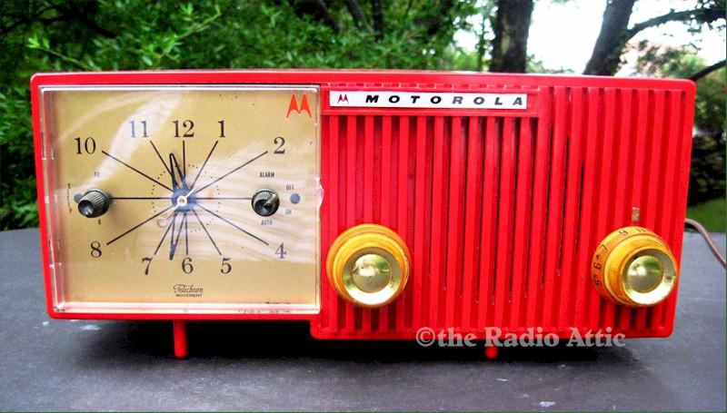 Motorola 56CS Clock Radio (1956)