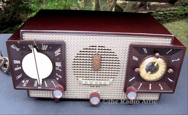Zenith R-733 Clock Radio (1952)