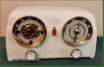 Crosley D-25WE Clock Radio (1953)
