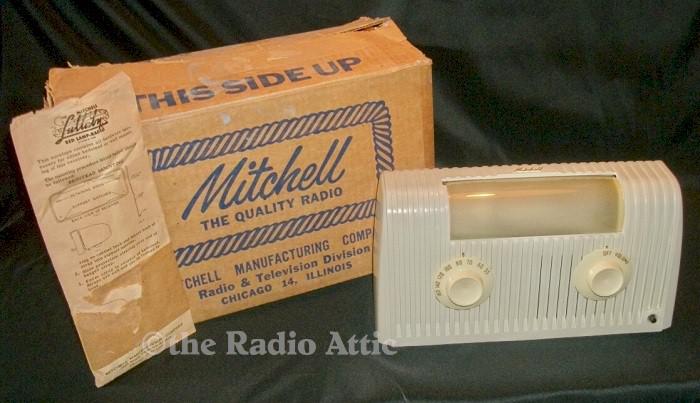 Mitchell 1262 "Lullaby" Bed Lamp Radio (1954)