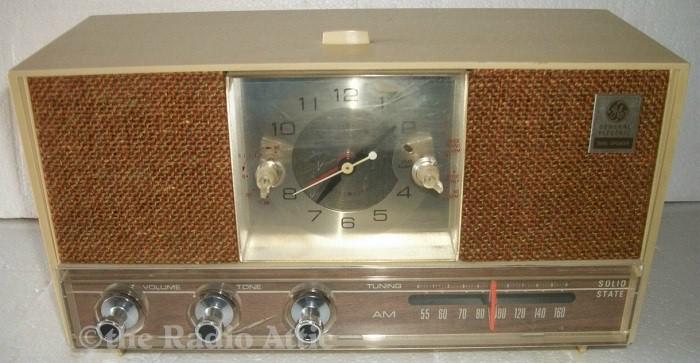 General Electric Clock Radio