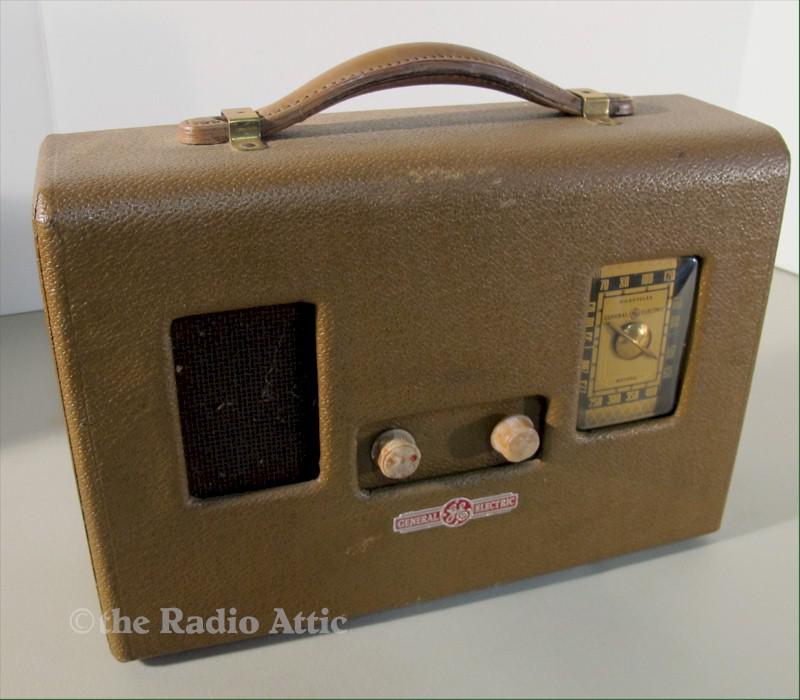 General Electric HB-402 Suitcase Portable (1939)