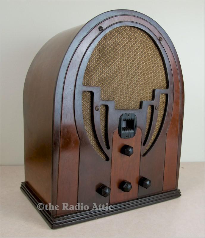 Philco 60 "Baby Grand" Cathedral (1935)