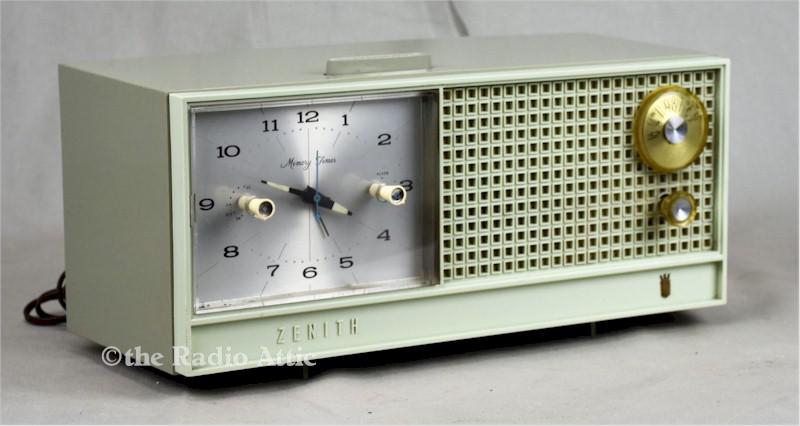 Zenith H519 Clock Radio (1961)