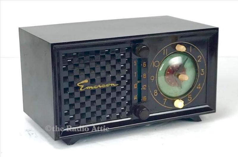 Emerson 695 Clock Radio (1952)