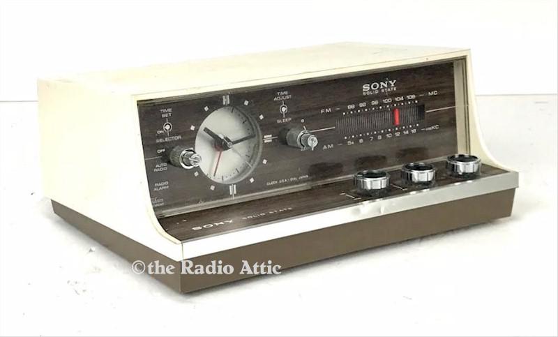Sony 8RC-52 AM/FM Clock Radio (1970)