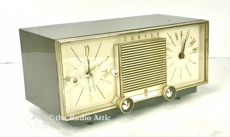 Zenith G516 Clock Radio (1960)