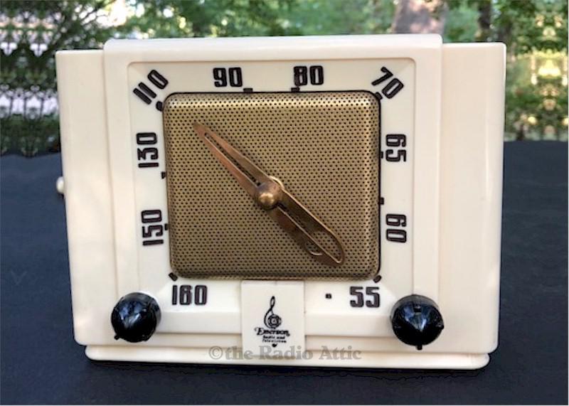 Emerson 572 Series A "Clockette" (1949)