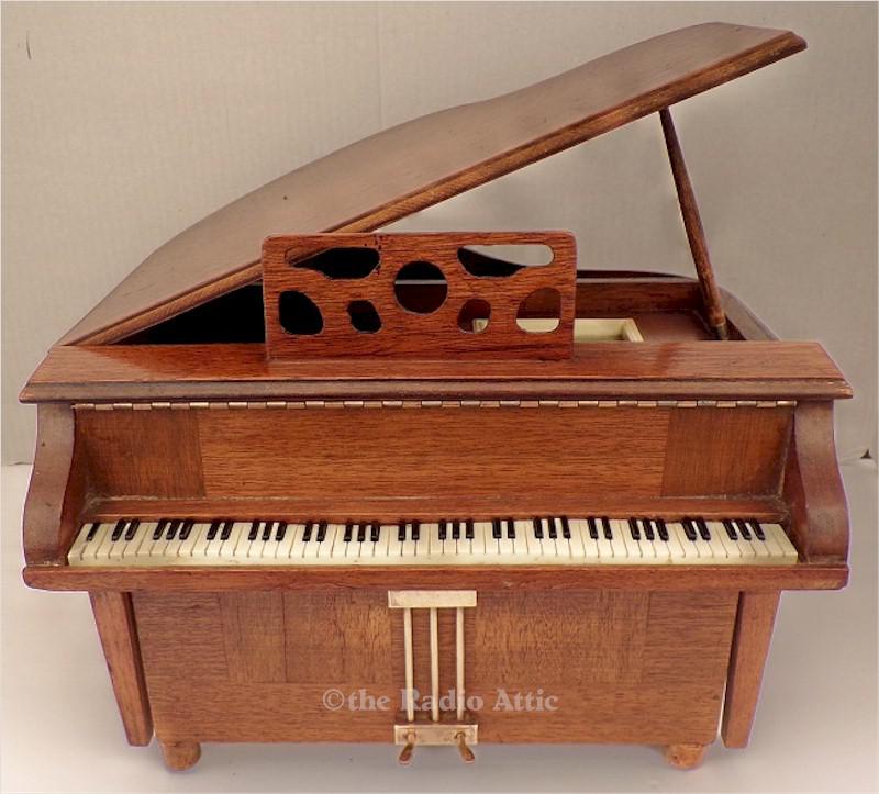 General Television 534 "Baby Grand Piano" (1939)