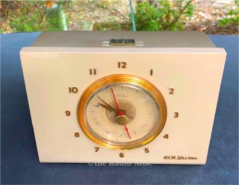 RCA 2-C-514 Clock Radio (1952)