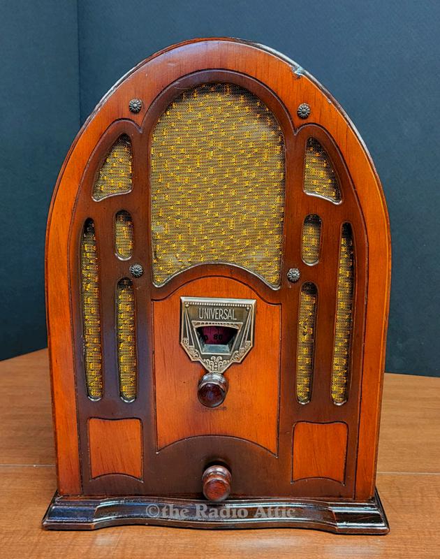 Universal 424 Mini-Cathedral (1933)